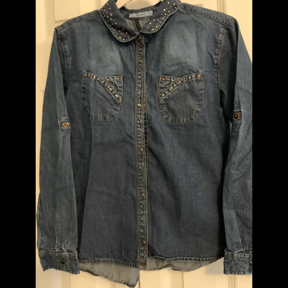 Jean studded kids shirt.